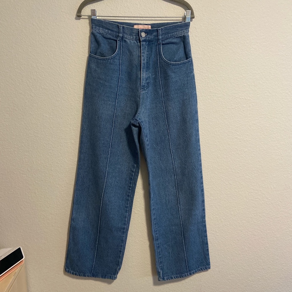 Lisa says Gah high waisted, denim jeans